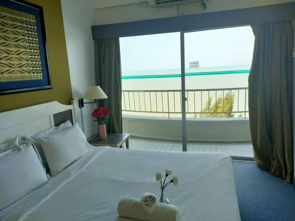 Beachfront Full Sea Penang Tanjung Bungah  Eksteriør billede